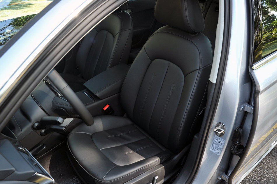 2016款 TFSI 运动型 座椅空间