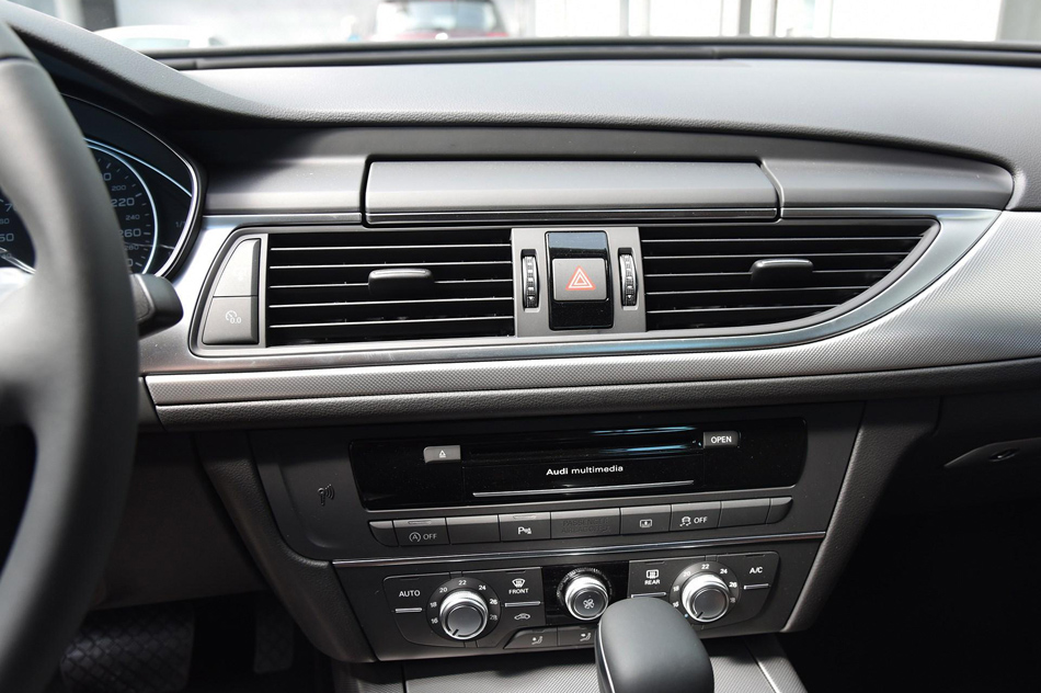 2018款 30周年年型 35 TFSI 时尚型 内饰