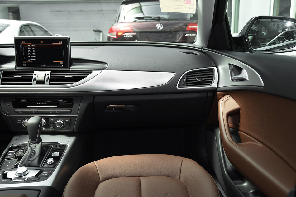 2018款 30周年年型 35 TFSI 时尚型 内饰