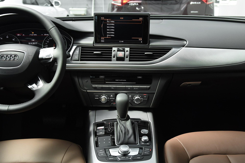 2018款 30周年年型 35 TFSI 时尚型 内饰