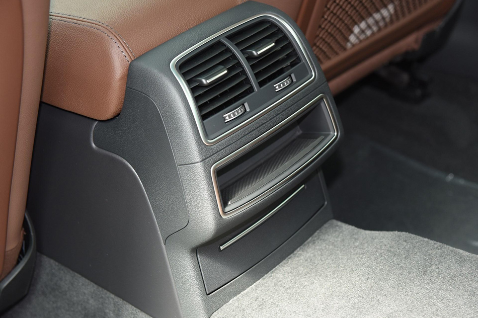 2018款 30周年年型 35 TFSI 时尚型 座椅空间