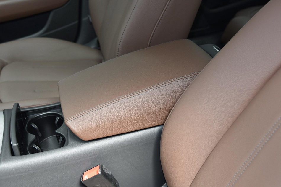 2018款 30周年年型 35 TFSI 时尚型 座椅空间