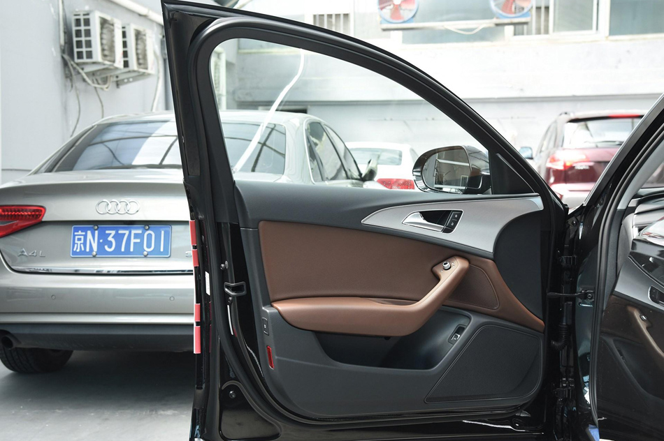 2018款 30周年年型 35 TFSI 时尚型 座椅空间