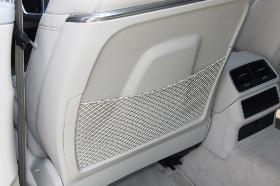 2019款 55 TFSI quattro 旗舰致雅型 座椅空间