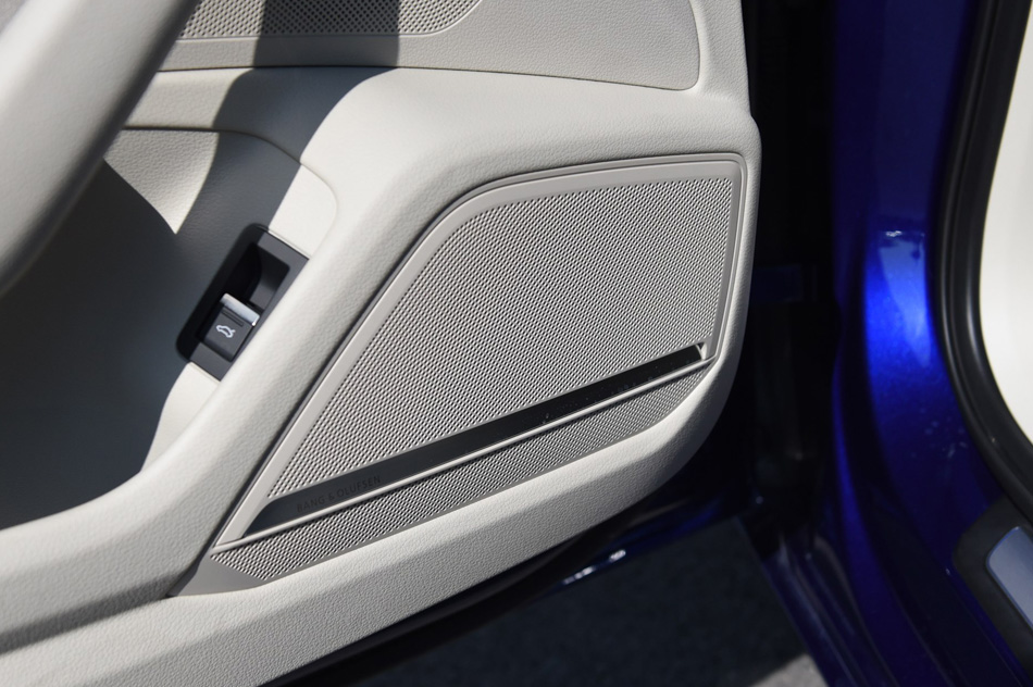 2019款 55 TFSI quattro 旗舰致雅型 座椅空间