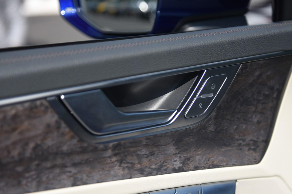 2019款 55 TFSI quattro 旗舰致雅型 座椅空间