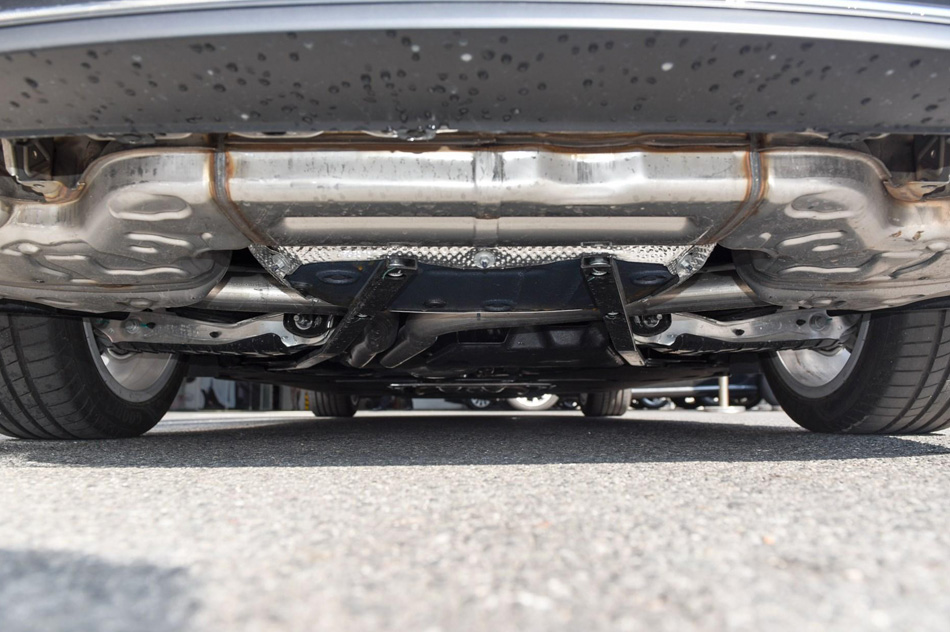 2019款 55 TFSI quattro 旗舰致雅型 引擎底盘