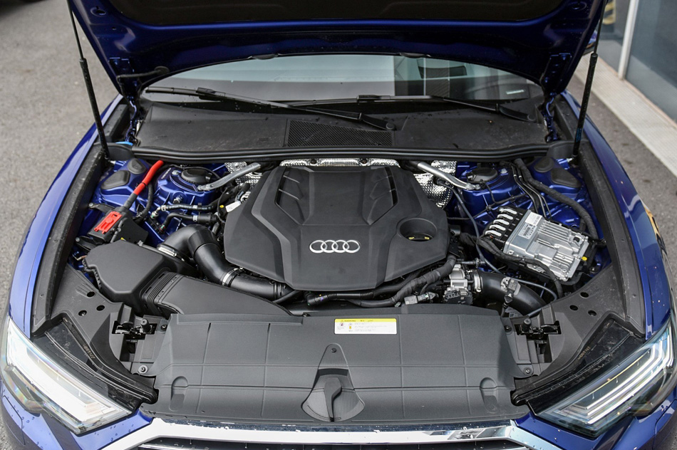 2019款 55 TFSI quattro 旗舰致雅型 引擎底盘