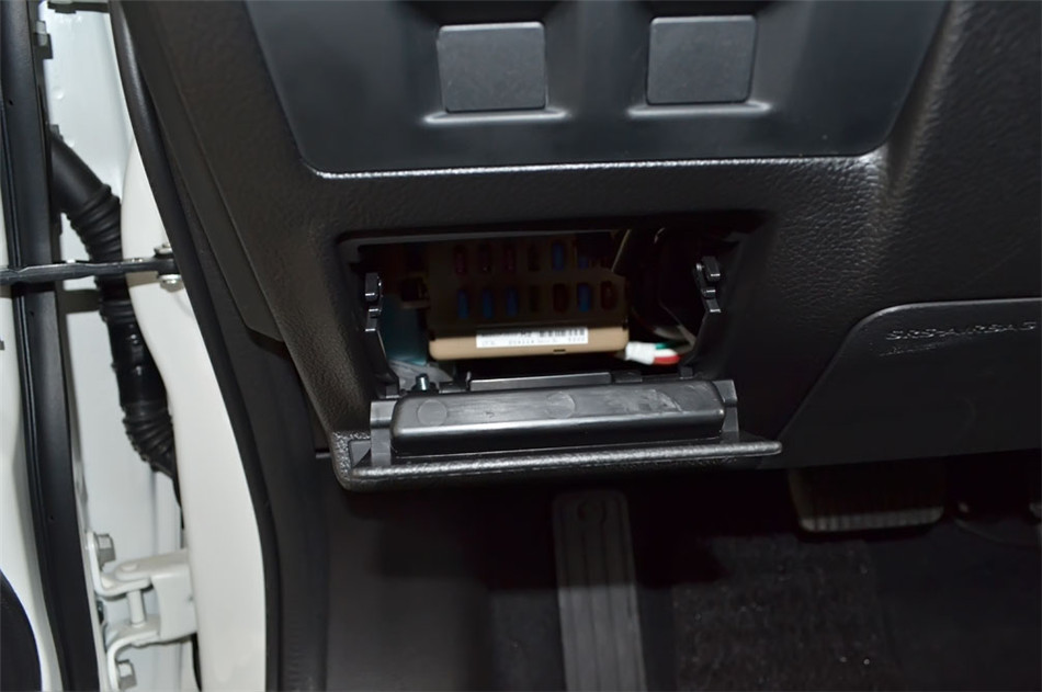 2012 2.0L CVT Ӣ οռ