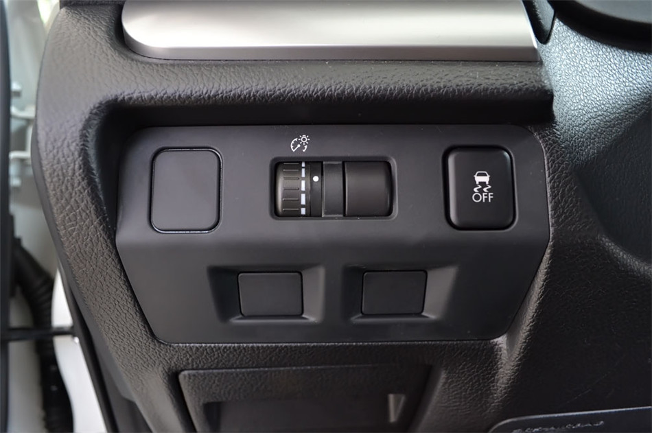 2012 2.0L CVT Ӣ οռ