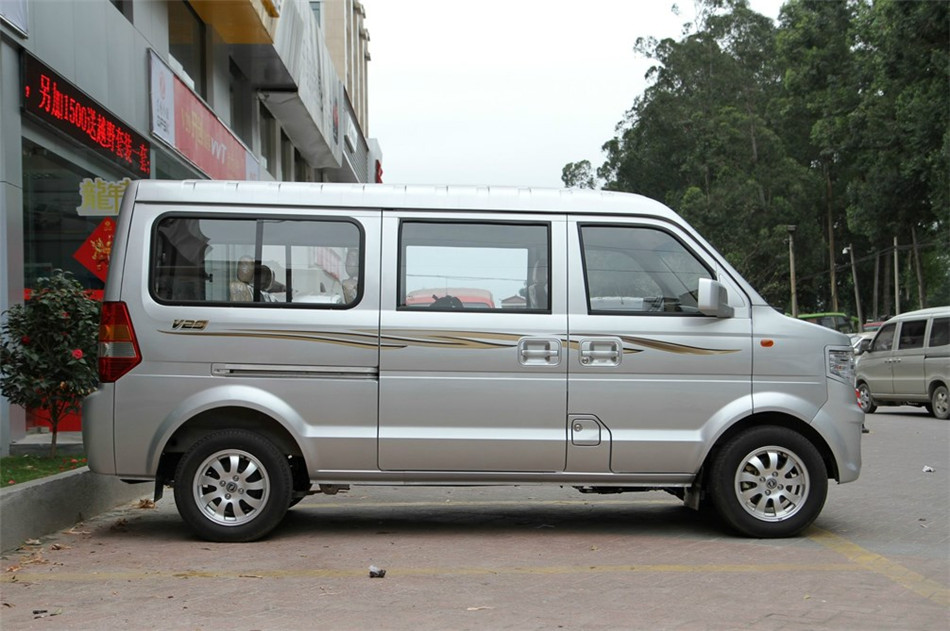 2012款 1.2L MT 标准型 外观