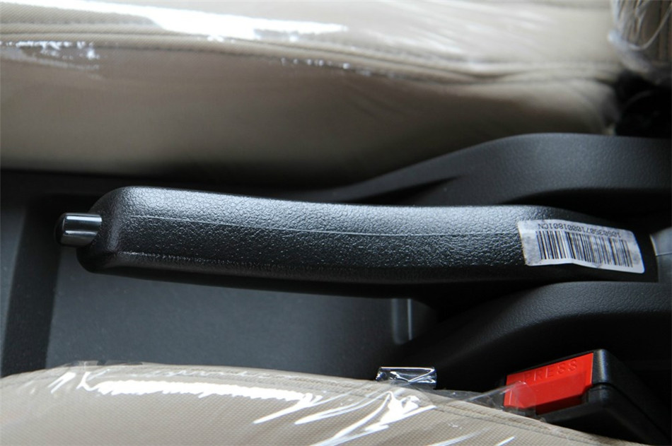 2012款 1.2L MT 标准型 内饰