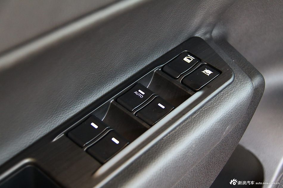 传祺GS5 2.0L自动尊贵版