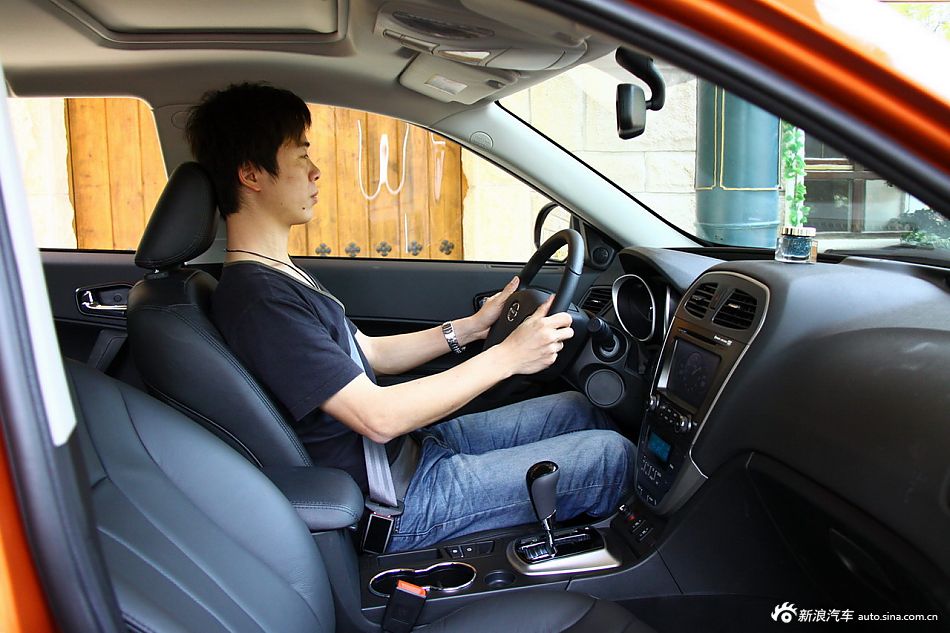 传祺GS5 2.0L自动尊贵版