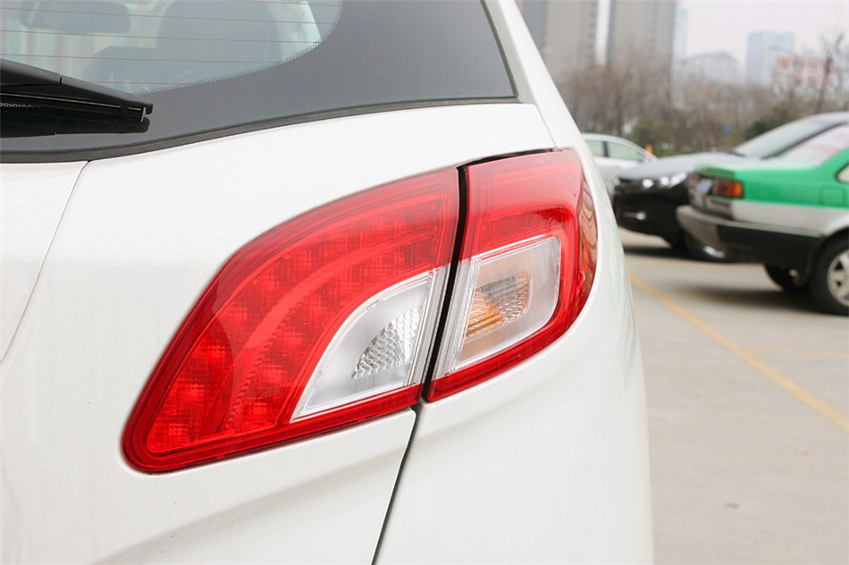 传祺GS5 2013款 1.8T 两驱 AT 豪华版 细节