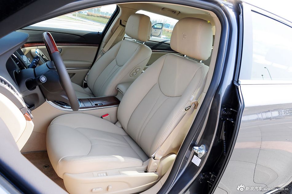 静态体验荣威950