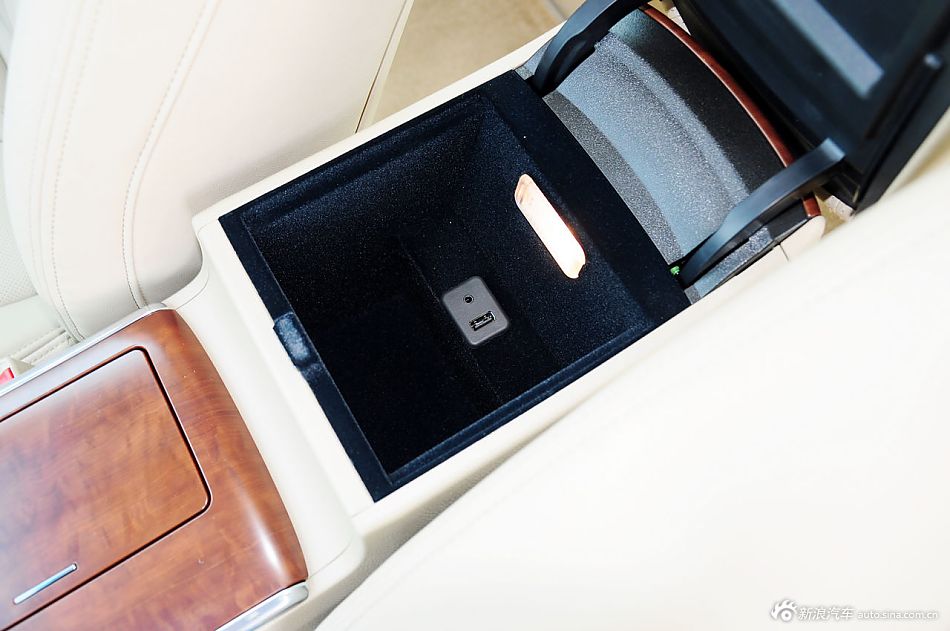 静态体验荣威950