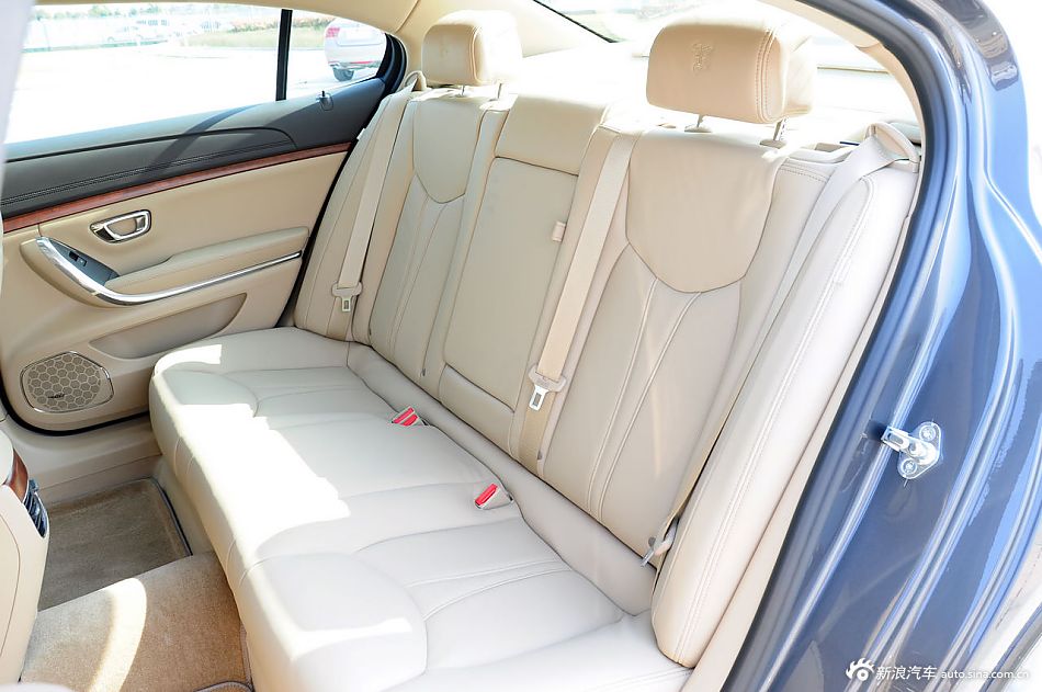 静态体验荣威950