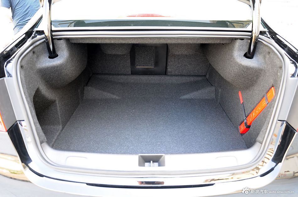 静态体验荣威950