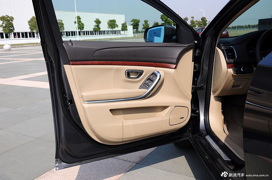 静态体验荣威950