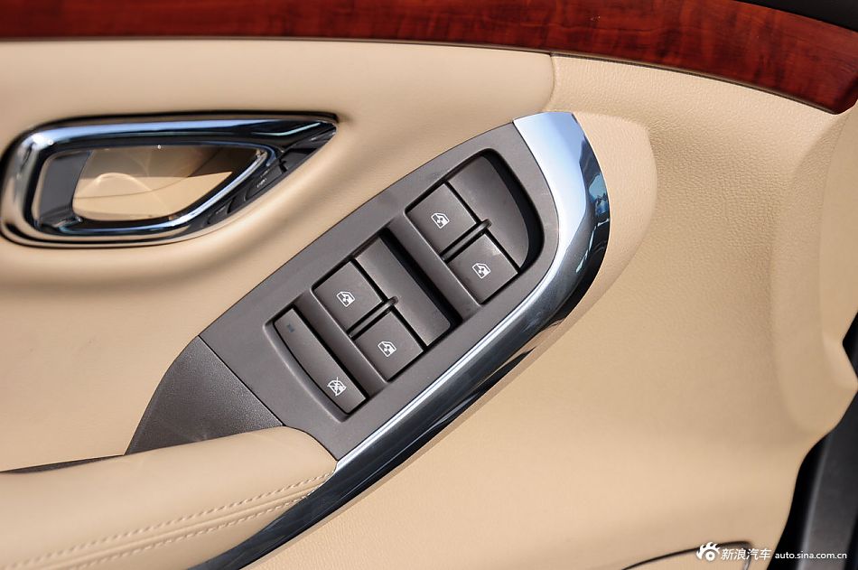 静态体验荣威950