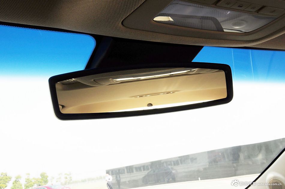 静态体验荣威950