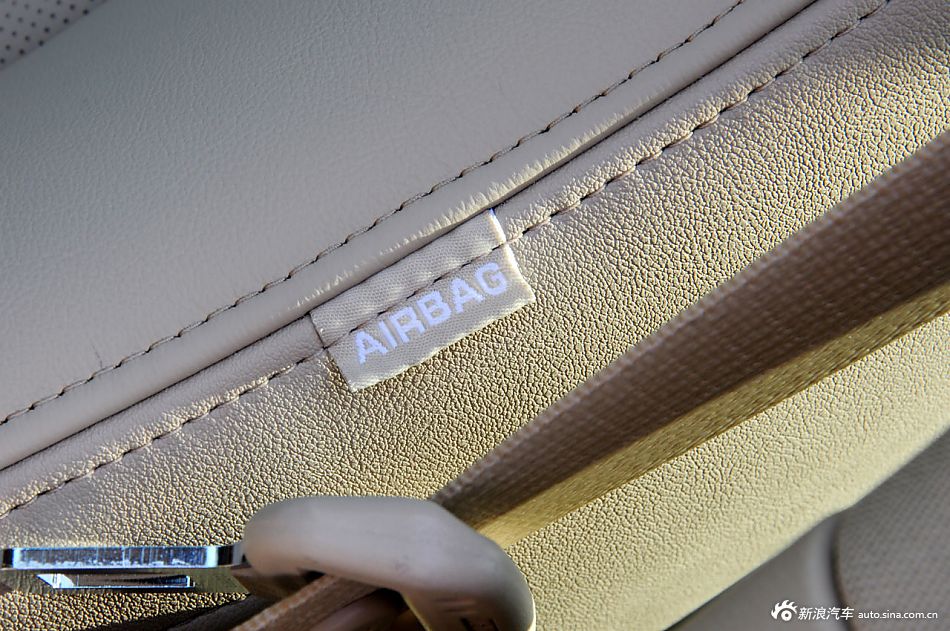 静态体验荣威950