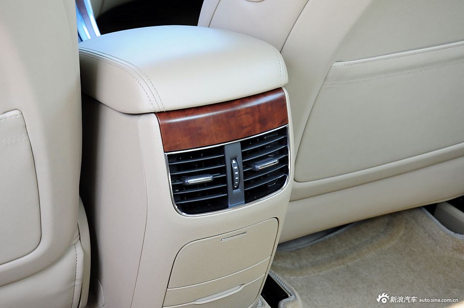 静态体验荣威950