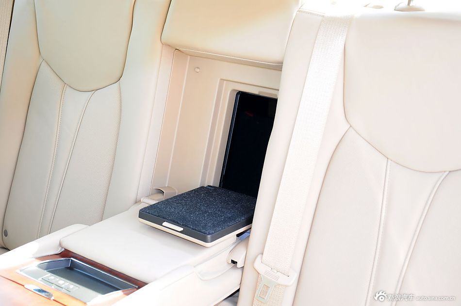 静态体验荣威950