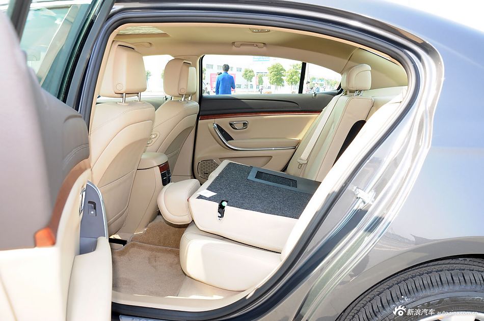 静态体验荣威950