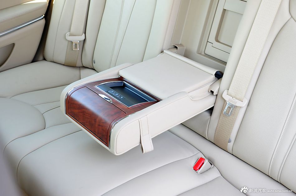 静态体验荣威950