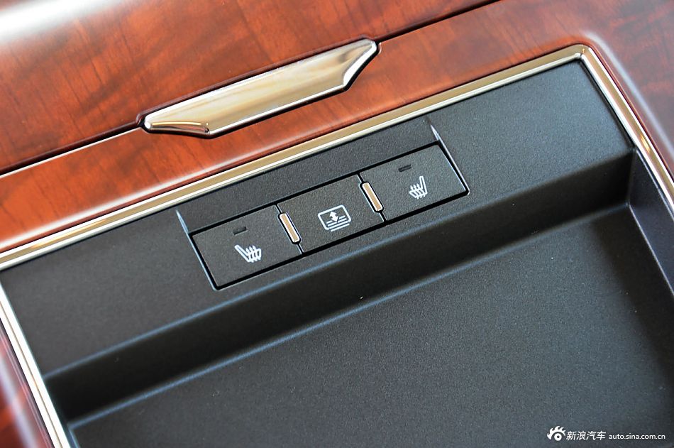 静态体验荣威950