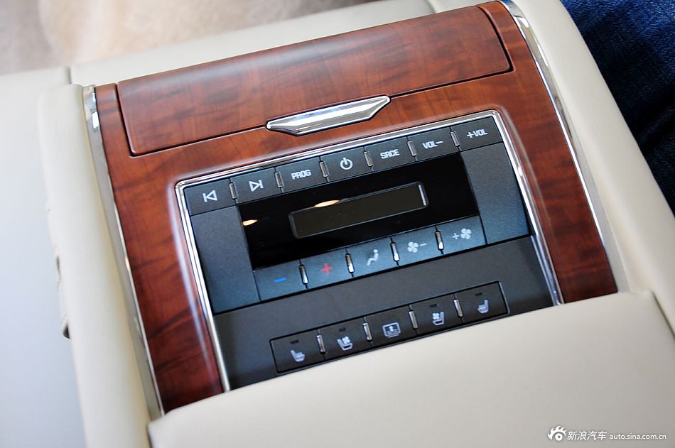 静态体验荣威950