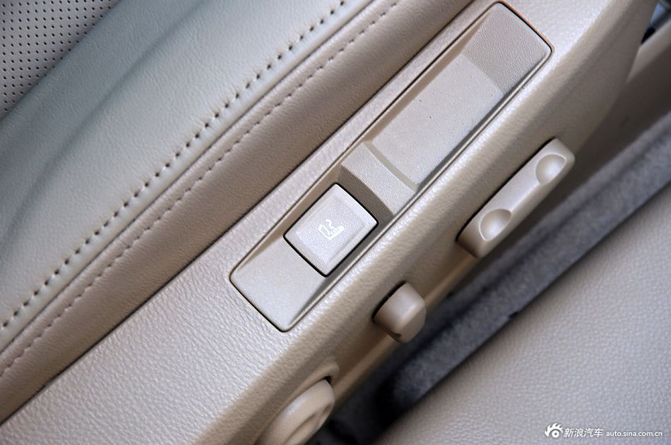 静态体验荣威950