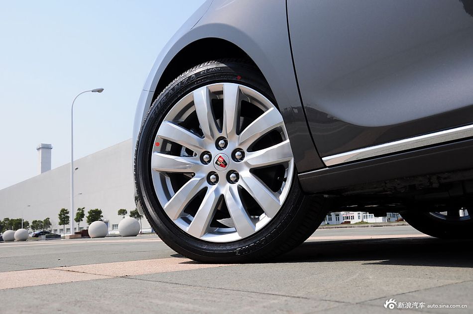 静态体验荣威950