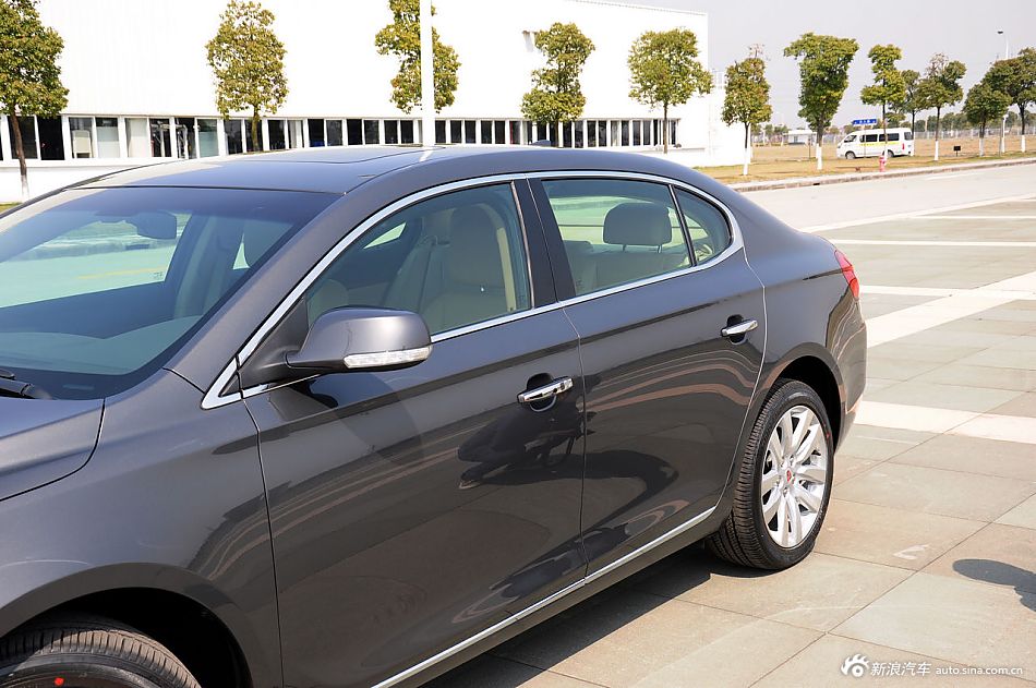 静态体验荣威950