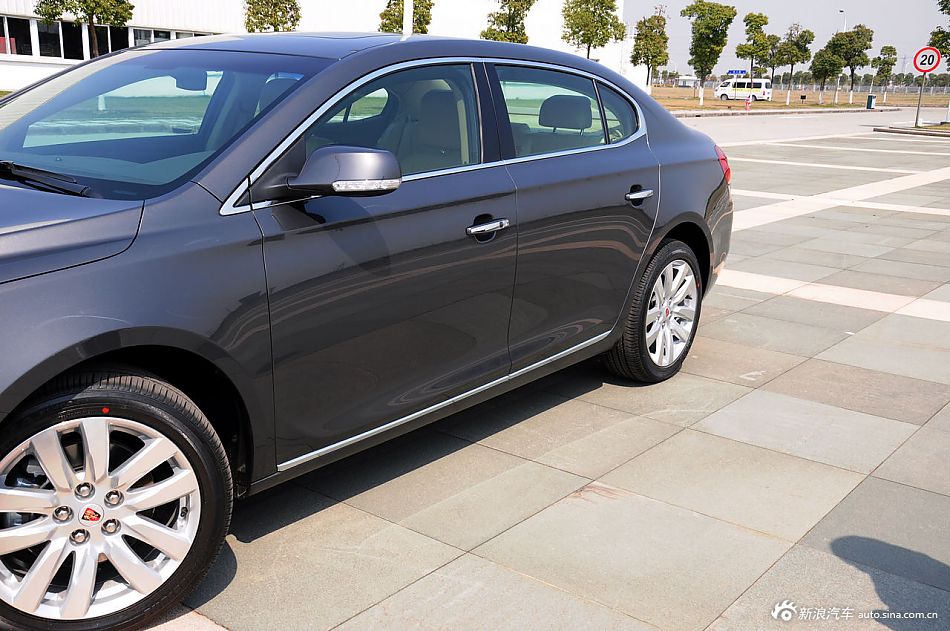 静态体验荣威950