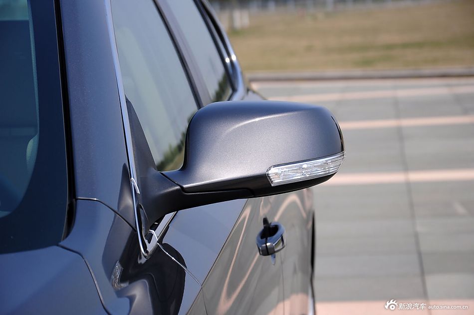 静态体验荣威950