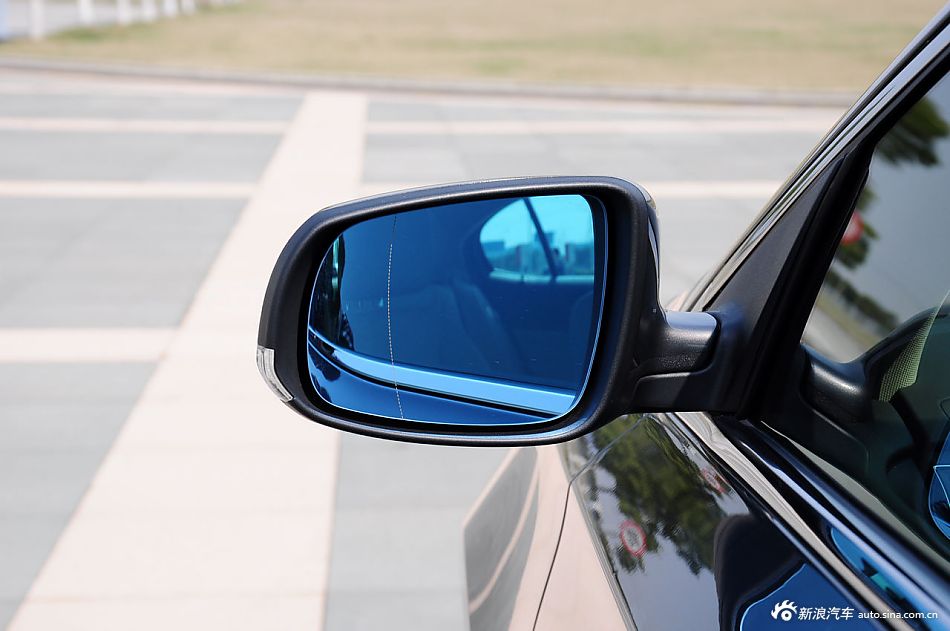 静态体验荣威950