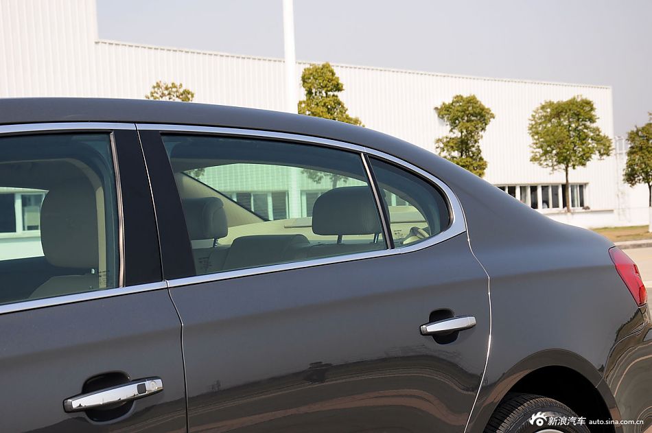 静态体验荣威950