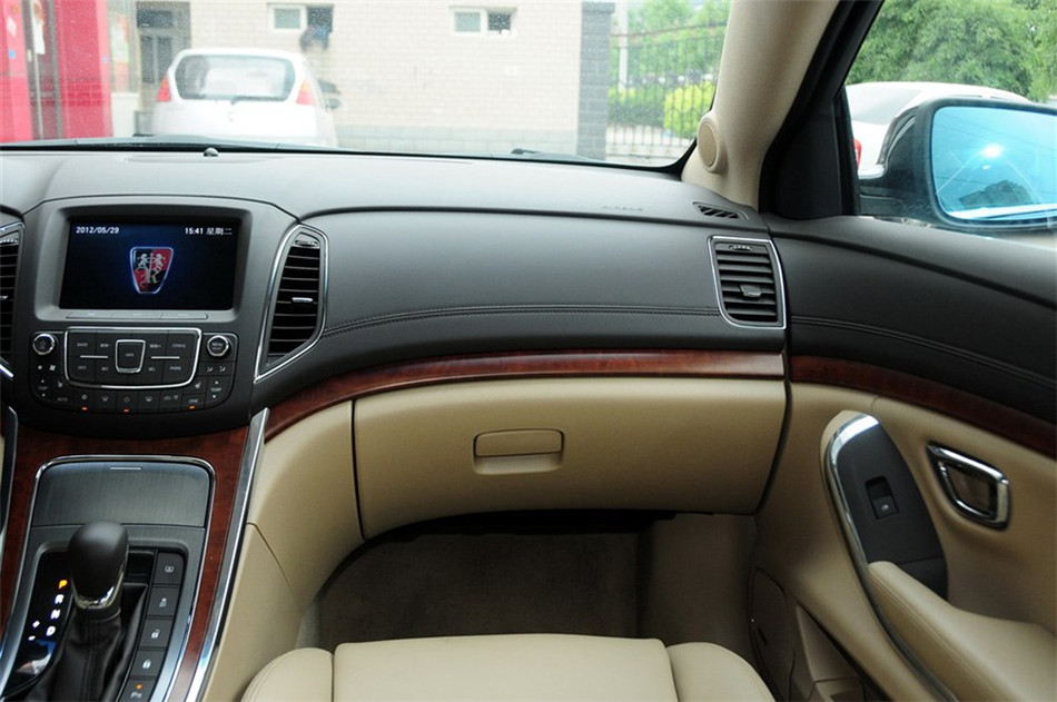 2012款 3.0L AT 旗舰版 内饰