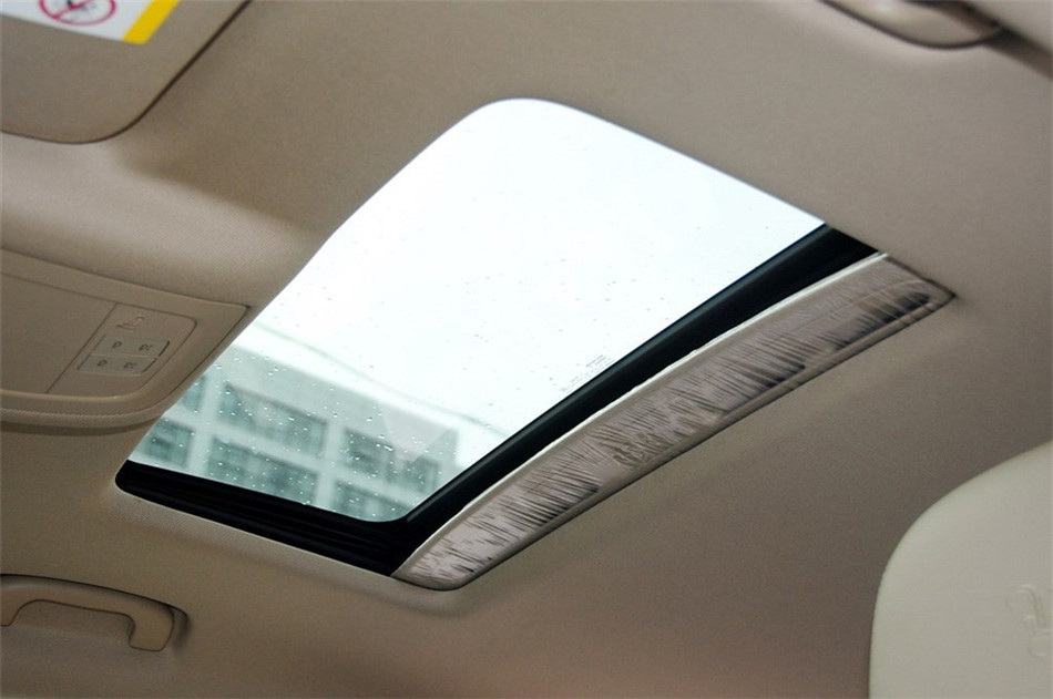 2012款 3.0L AT 旗舰版 座椅空间