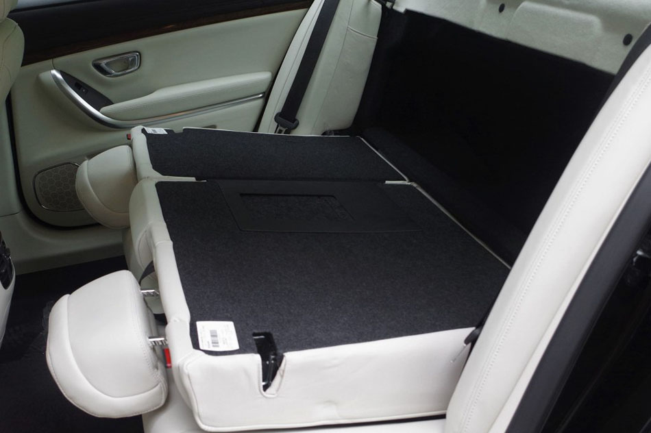 2017款 30T 互联网旗舰版 座椅空间