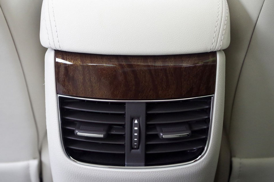 2017款 30T 互联网旗舰版 座椅空间