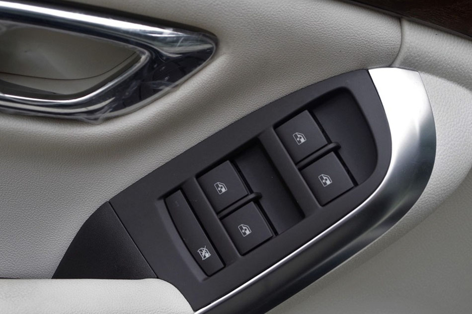 2017款 30T 互联网旗舰版 座椅空间