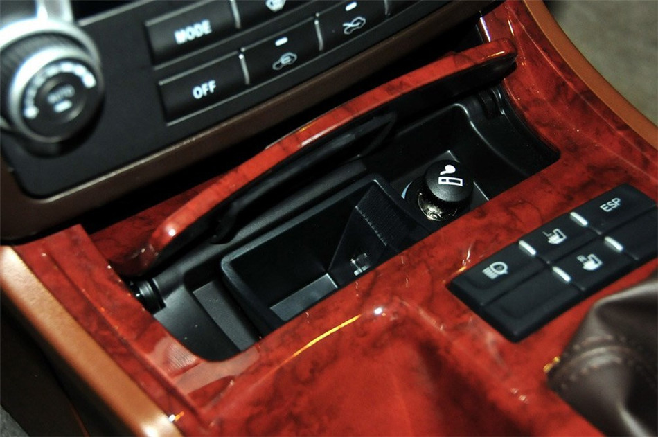 2013款 1.8T MT 汽油两驱智尊版 内饰