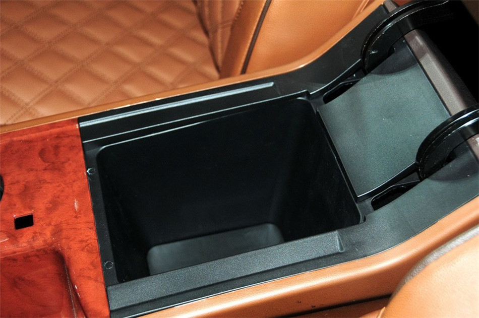 2013款 1.8T MT 汽油两驱智尊版 座椅空间