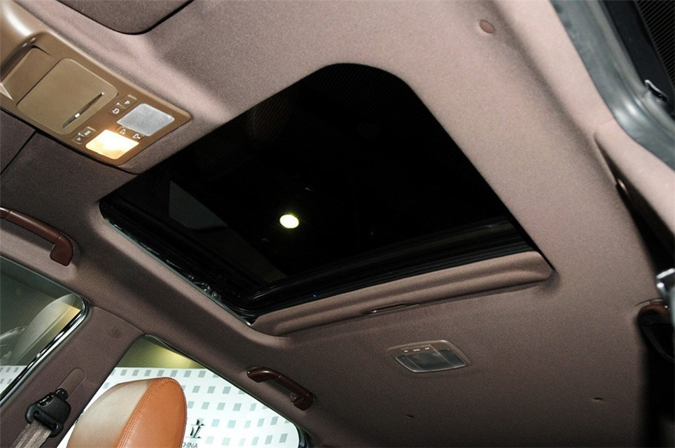 2013款 1.8T MT 汽油两驱智尊版 座椅空间