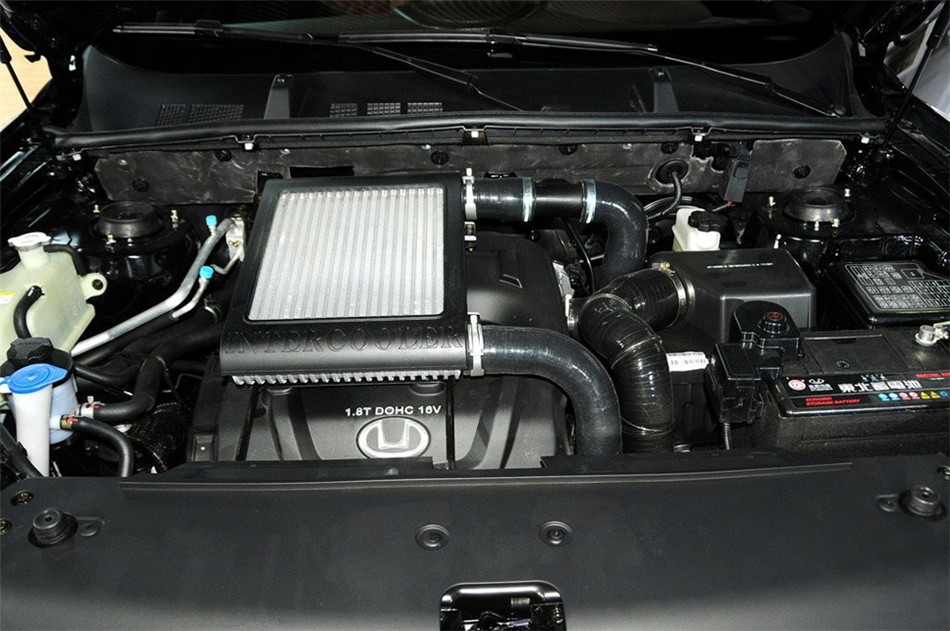 2013款 1.8T MT 汽油两驱智尊版 引擎底盘