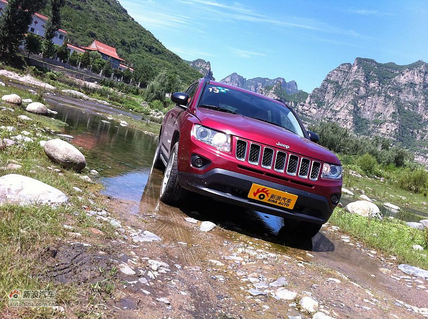 Jeep指南者2.4L CVT豪华版